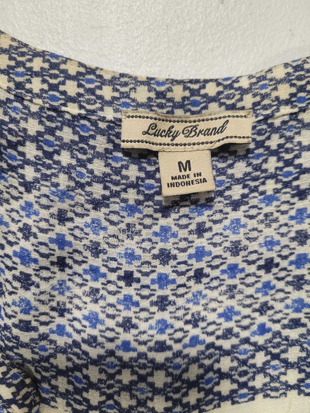 Lucky Brand Blue & Cream Tie-Front Sleeveless Camisole - Picture 2 of 3